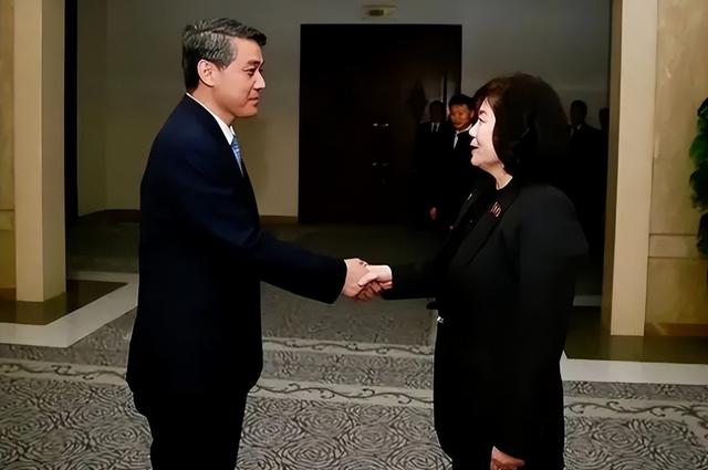朝鲜女外长:孤儿出身12岁留华,养父是3号人物,如今霸气侧漏