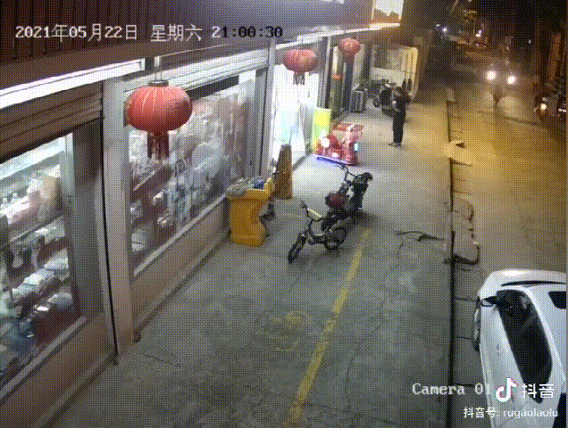 恶犬街头咬伤21人,最小的才3岁!记住这几点能保命