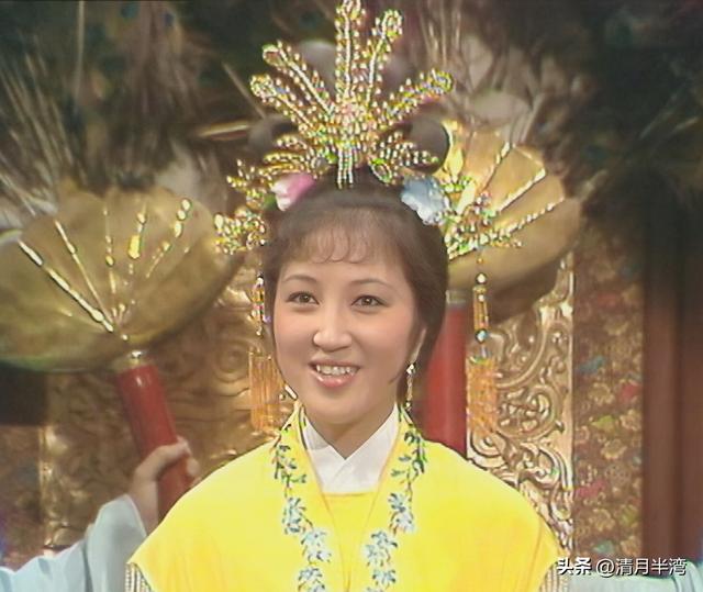 同演贾元春,有人雍容华贵一脸富态,有人仿佛宫里窜出的大马猴?