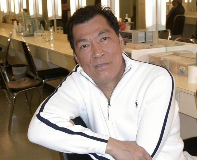 突发!香港已故知名男星大儿子藏毒被捕,孙儿25岁因车祸身亡