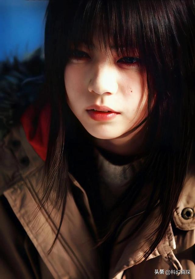 为艺术献身的女星,曾出演假面骑士女主——芳贺优里亚