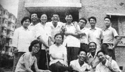 《致橡树》是如何成为“国民”爱情诗的?