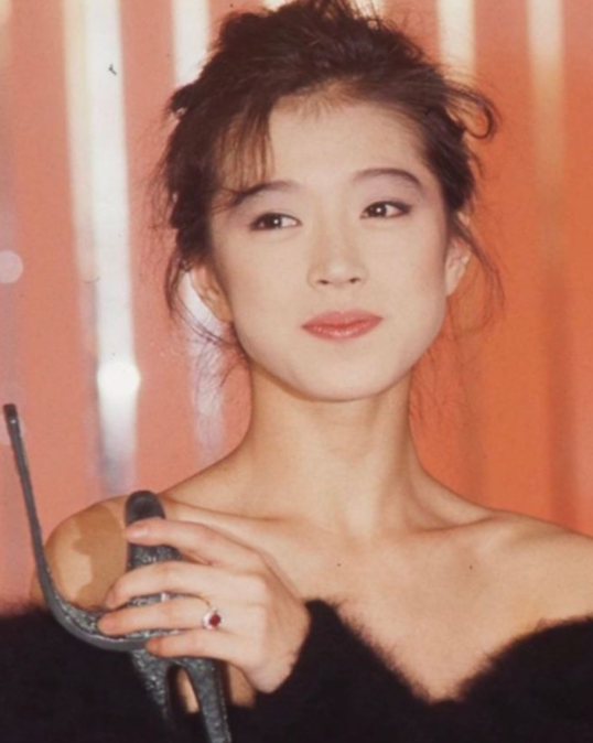 近藤真彦多渣?拿女友的钱买房还出轨,中森明菜因为他56岁不结婚