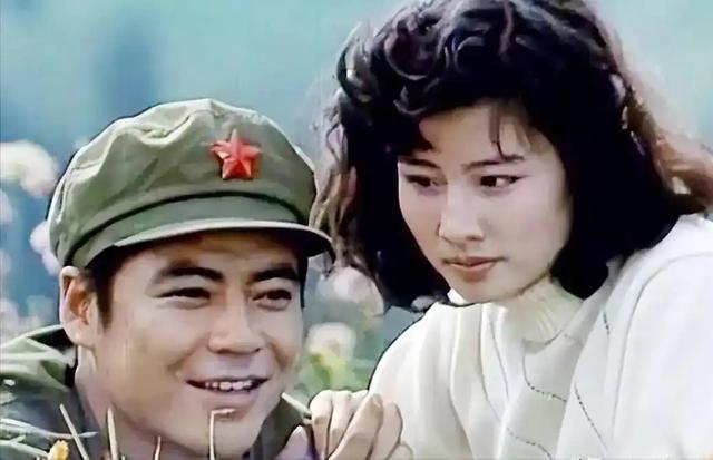 著名演员颜世魁:一生苦难,68岁单身无子嗣,老母亲直言不敢老去
