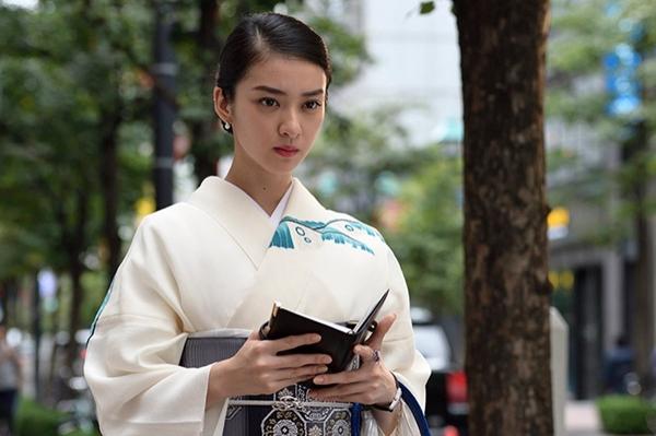 制造“恶女”:《纸之月》与女性经济犯罪