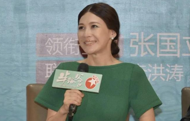 富商周旭辉:44岁娶小12岁女星童蕾,获刑3年后,妻女过得如何?