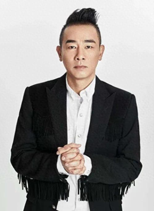 陈小春:从贫民窟到影视歌三栖明星的传奇