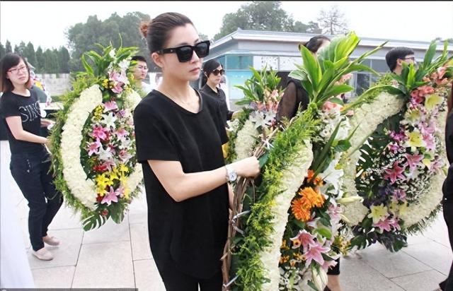 原来她已去世10年!本以为息影退圈,其实突遭车祸高位截瘫身亡