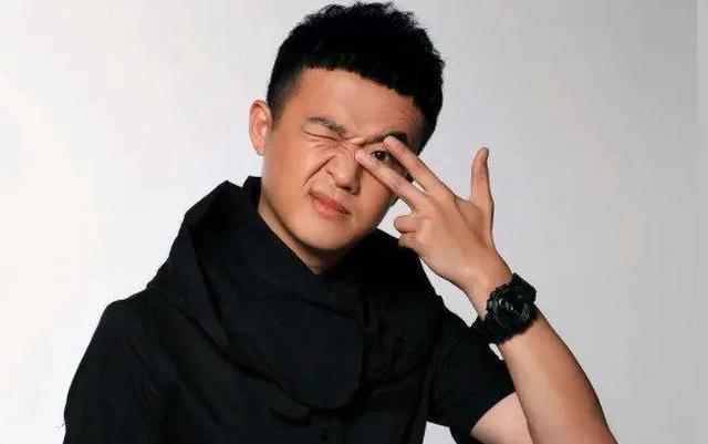 春晚明星包贝尔:从小父母离异,母亲的遗书让他成熟,现是好男人