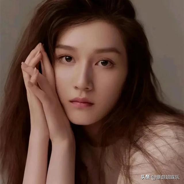 陈思诚:狂赚153亿,影史登顶,新女友小21岁,颜值不输佟丽娅