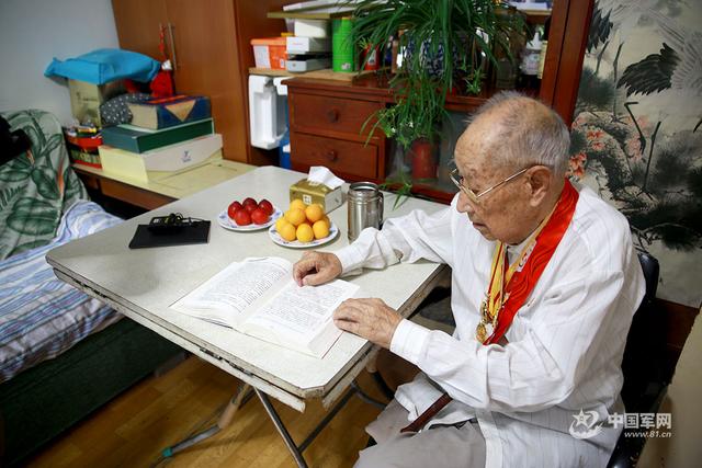 百岁老兵寄语百年大党丨郄志真:百岁的他最爱唱这首歌