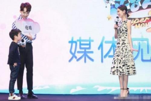四大辣妈比美 贾静雯抱Bo妞胜出 霍思燕美腿抢镜