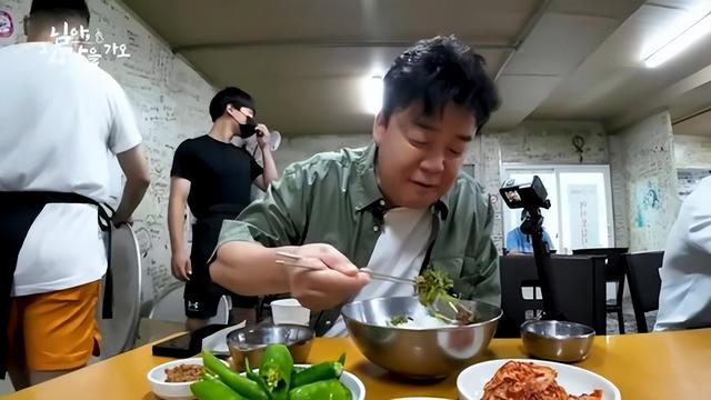 韩国女子20年前被性侵,44人逍遥法外,up主陆续爆料嫌疑人现状