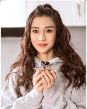 明星被艹(被导演霸占的5位女星，为了艺术献身导演，因潜规则生米煮成熟饭)