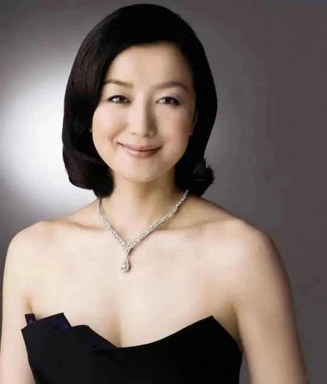 情妇脸」铃木京香，魅感人心！这身材和演技，让人无话可说