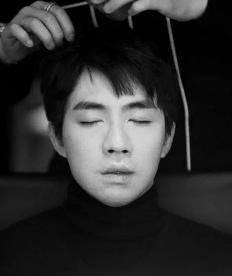 当昔日顶流失去偶像脸,毁容的他现在怎样了?