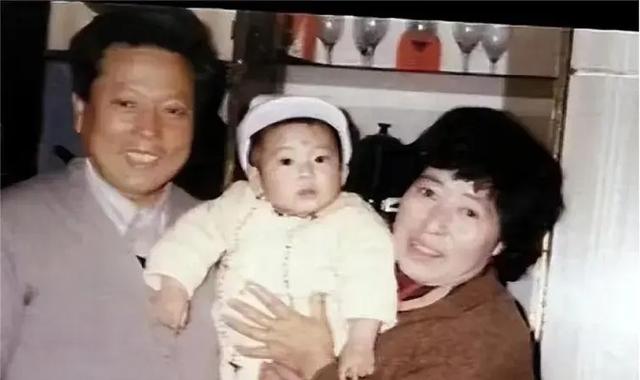 井柏然刘雯官宣恋情！最重要女人竟是她？内幕惊人