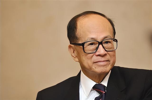 27岁百亿身家,香港“最牛富三代”李思德,或成爷爷李嘉诚接班人