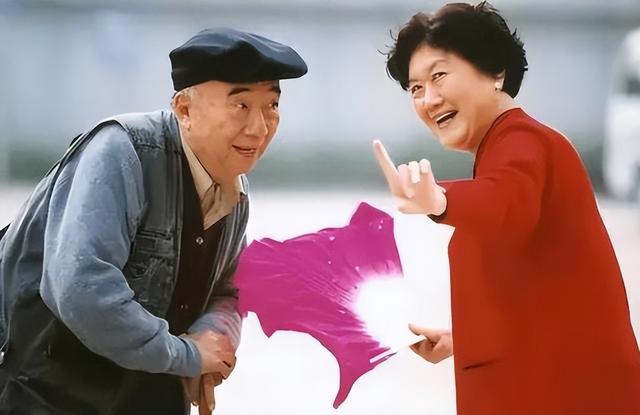 演员李丁，去世11年后，儿子也离开了人世，妻子贾九霄痛不欲生