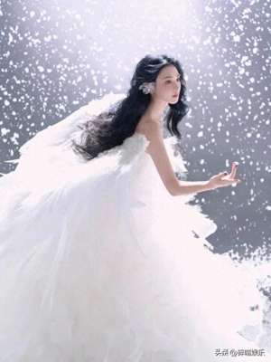 彭小苒微博(情人节，和彭小苒一起爱自己，大声说爱)