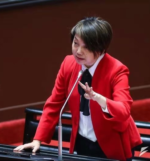 民进党政客鼓吹“修宪”,外省二代叫嚣:没什么“国歌”不能改的