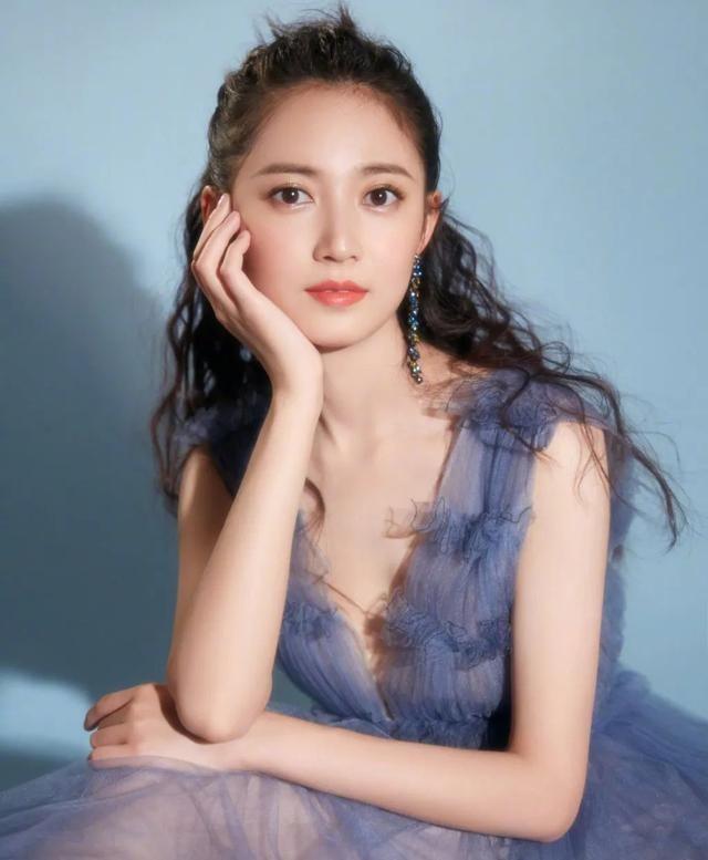 从四川走出来的10位女星,个个颜值天花板,你最喜欢谁?