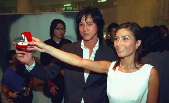 中专学历平民女出身惊人!林峰前女友朱咏珊凭何成为豪门新娘?