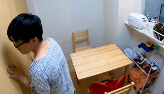 软饭男文君:被7任女友包养多年,生活公开后让人心服口服