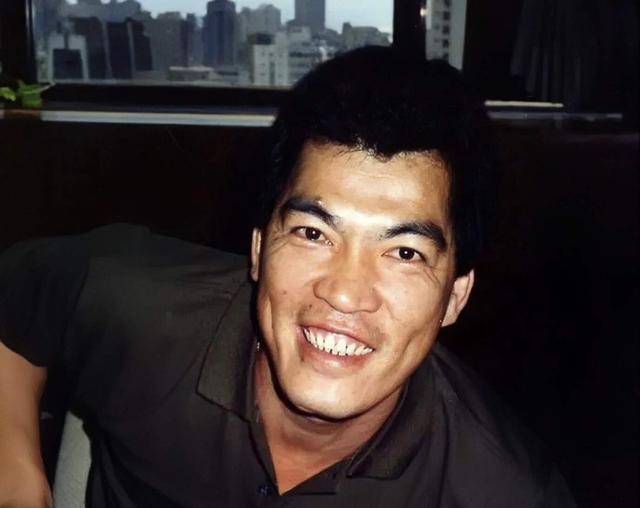 突发!香港已故知名男星大儿子藏毒被捕,孙儿25岁因车祸身亡