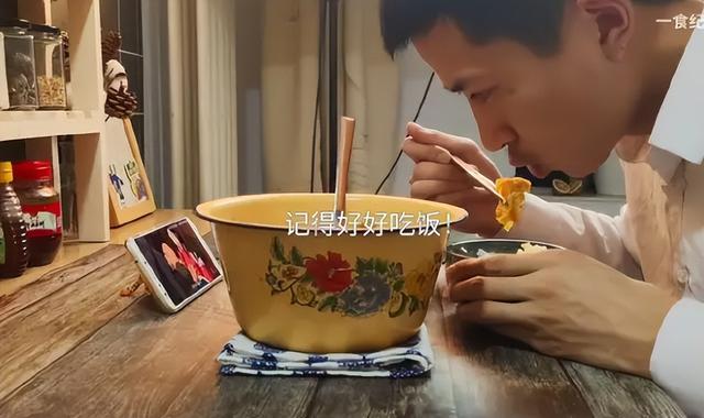 噩耗传来!61岁喜剧演员上岛龙兵被发现在家中去世,死因引热议