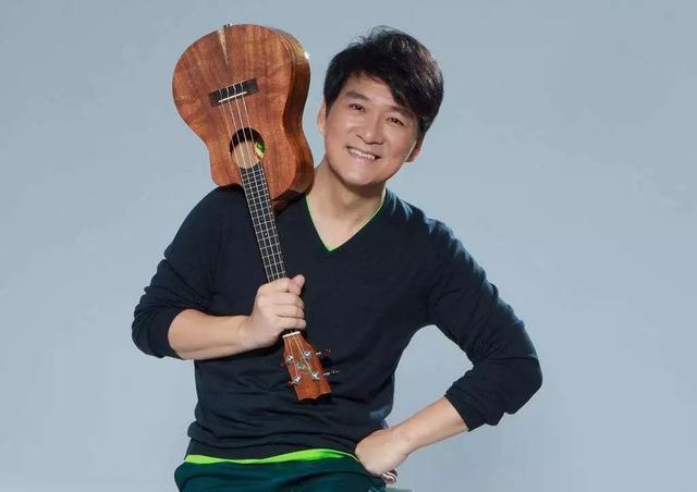 周华健：娶了美国妻子，结婚34年儿女双全，活成了人生赢家