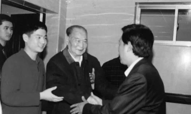 他曾两度出任浙江省委书记,当过公安部长,官至副国级活到90岁