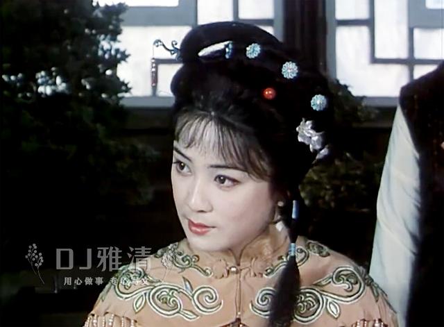 同样是演“薛宝钗”，把张莉和傅艺伟，放在一起看，差别就出来了