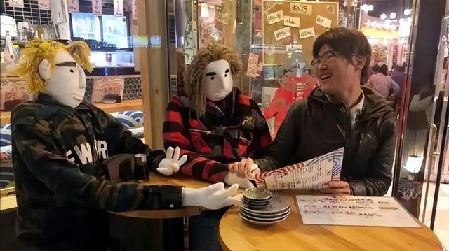 软饭男文君:被7任女友包养多年,生活公开后让人心服口服