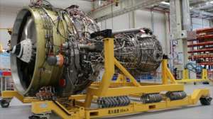 血路(中国靠技术杀出一条血路美国满眼担忧，不敢再卡脖子)