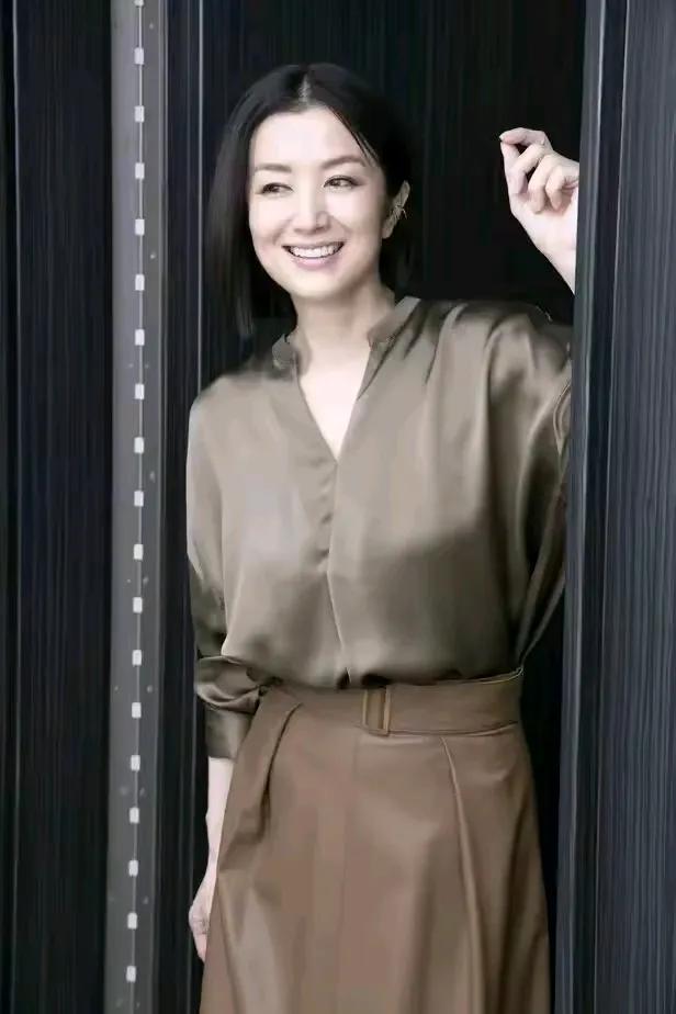 情妇脸」铃木京香，魅感人心！这身材和演技，让人无话可说