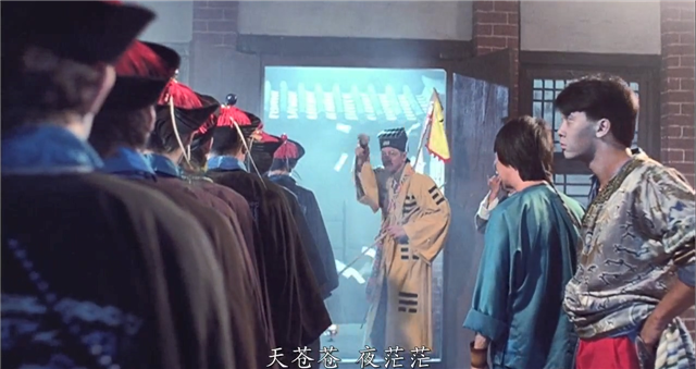 1985年,洪金宝退居幕后,林正英挑大梁,开启了“僵尸片”大时代