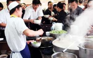 绿帽子合集(男人被老婆戴绿帽，离婚后靠开面馆年赚100万，生意人都可以学学)