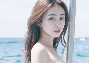 青春那些欲望(小说：她对新鲜血液充满着欲望，咬伤了被安排照顾她的护士)