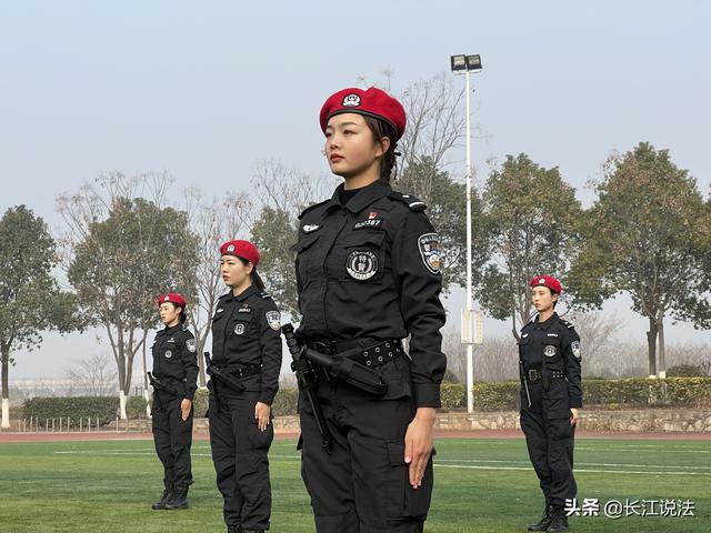 武汉公安女子特警大队：铁血柔情书丹心 英雄城市绽芳华