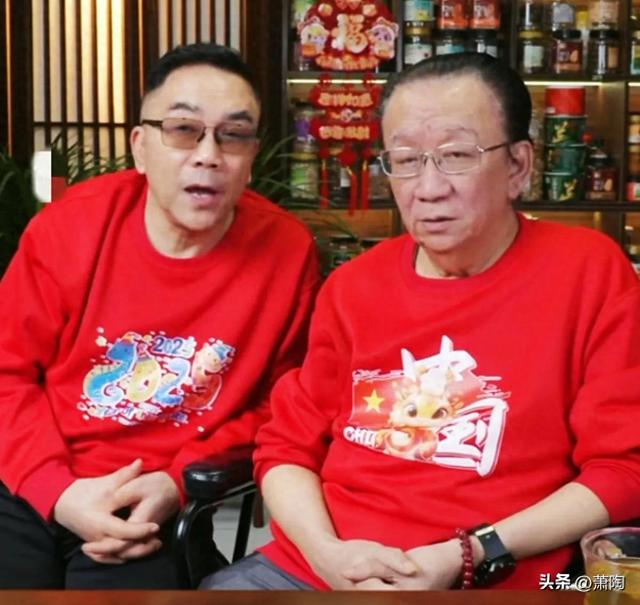 杨议拜师侯宝林 侯宝林两个徒弟 一个不掺和 一个被利用 最大赢家是他