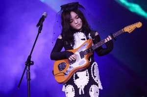 喜欢你陈洁仪(《喜欢你》爆火，引来千万翻唱：只因歌里藏着最美好的爱情)