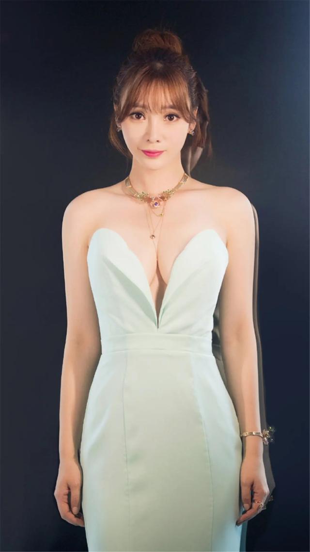 盘点柳岩最美的二十张图片,手机壁纸珍藏