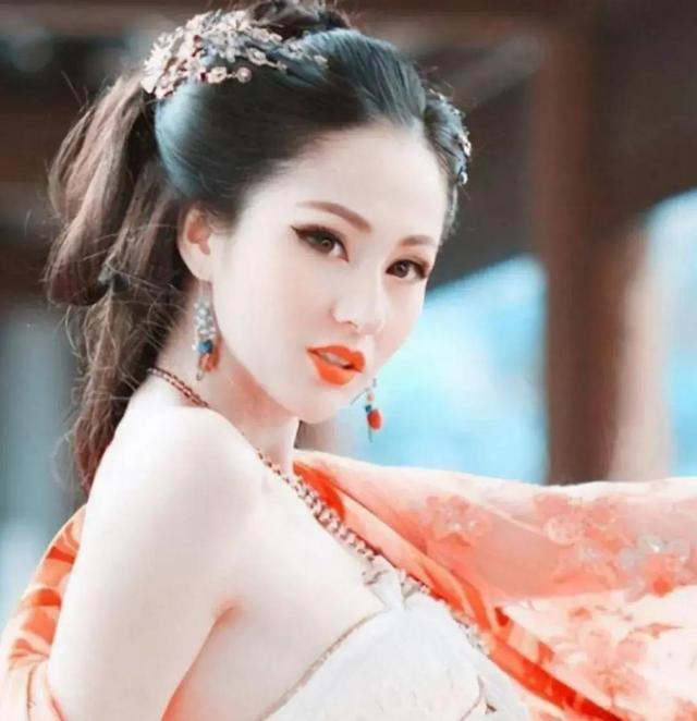 经典国产大尺度三级片《3D玉蒲团》,曾轰动一时。你看过吗?