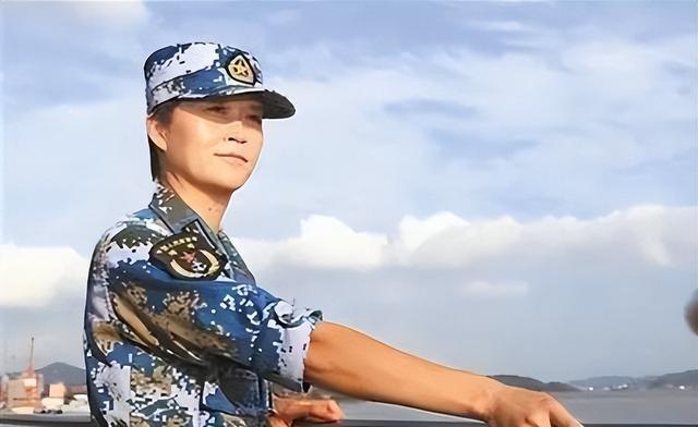 从天才少女到华为高管,再到海军第一位女舰长,韦慧晓的传奇人生