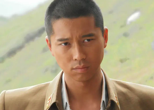 演员王雷:苦熬8年成名,和李小萌相爱18年,如今成了人生赢家