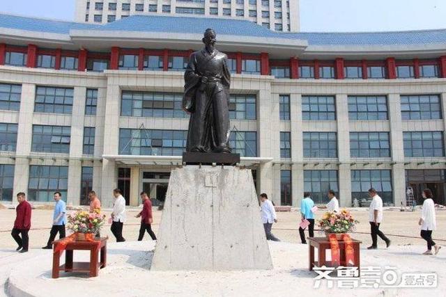 博兴县中医医院隆重举行张仲景雕像揭幕仪式