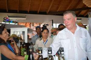 187(新华时评丨“187比2”，两种世界观的博弈)