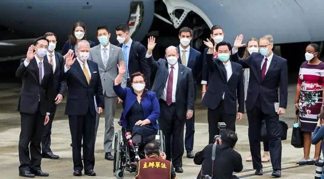 12月11日,日加插手台海;大陆敲“台独”丧钟,台当局坏消息不断
