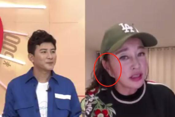 刘晓庆近照化浓妆显老态,耳朵脖子连一体太吓人,被指行走蜡像
